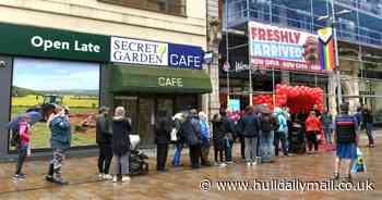 Wendy's arrives in Hull city centre as customers queue in rain for free burgers
