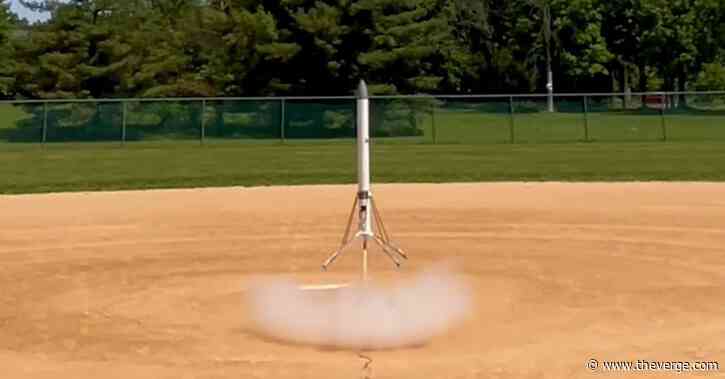Model rocket enthusiasts are learning how to do vertical landings