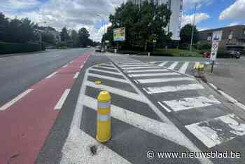 Gemeente dient klacht in tegen vandalen die tiental verkeerspaaltjes afzagen: “Vermoedelijk protest tegen mobiliteitsplan”