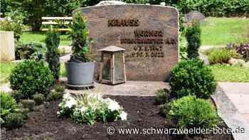 Am Grab des Altbürgermeisters: Räuber unterwegs auf Zavelsteiner Friedhof