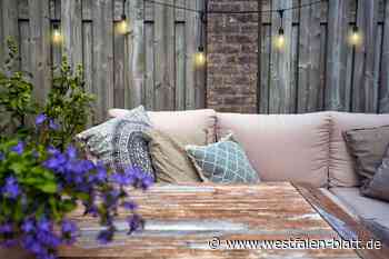 Mann erbricht sich auf Gartenmöbel: Warum jetzt die Polizei ermittelt