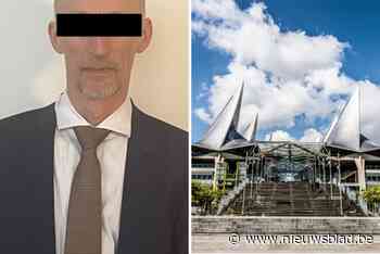 Gewezen bankdirecteur krijgt 4,5 jaar cel voor oplichting en voyeurisme