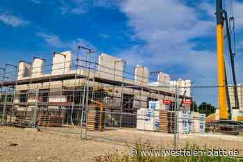 Wer baut auf den beiden Grundstücken im Industriegebiet an der A30?