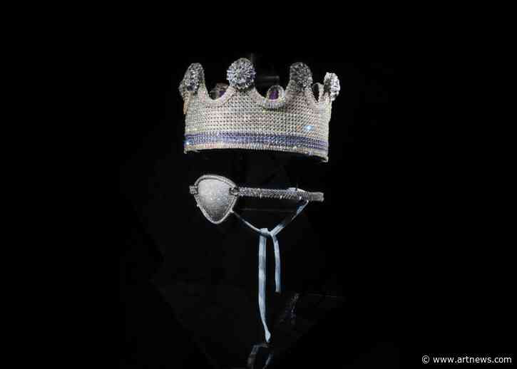 The Inextricable Histories of Jewelry and Hip-Hop, As Seen Through the Bling of Tupac, Slick Rick, Missy Elliott, and Cardi B