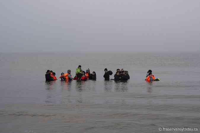 4 migrants die while attempting to cross the English Channel from northern France