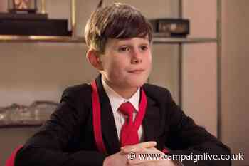 Nissan Formula E ad shows kids checking the team's green credentials