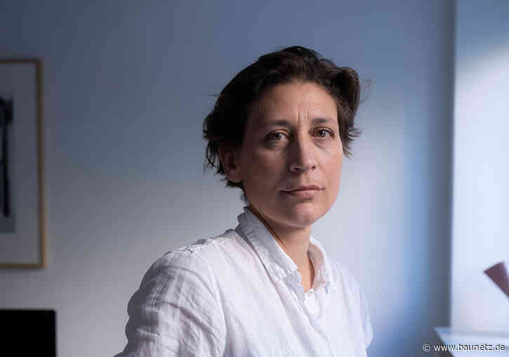 Ruhig, klar, uneitel  - Laura Weißmüller erhält BDA-Preis für Architekturkritik 2024