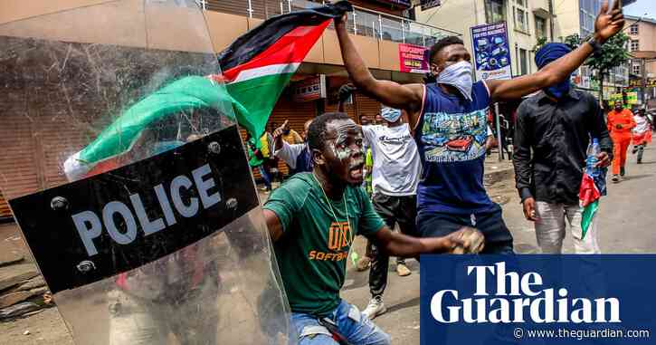 Kenyan president sacks cabinet after weeks of deadly protests