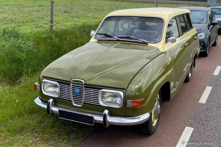 Deze markante Saab 95 stond zomaar langs de weg - In het Wild