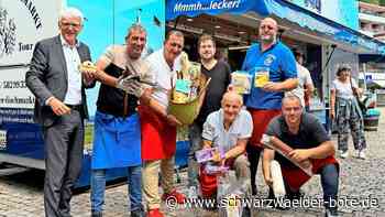Hamburger Fischmarkt: Marktschreier beleben  Bad Herrenalber Rathausplatz