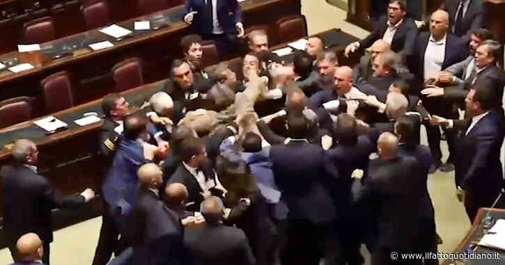 Botte in Parlamento, ecco i “menatori della Repubblica”. Dalla legge truffa all’autonomia differenziata, le risse in aula su FQ Millennium