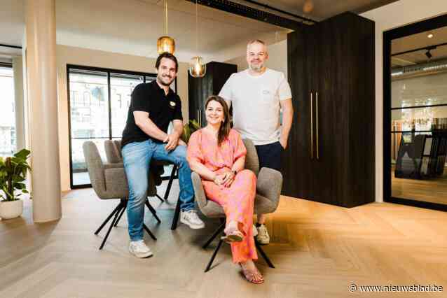 Vloeren- en interieurfirma opent grote showroom op bekende hoek: “Mensen willen tegenwoordig alles liefst onder één dak”