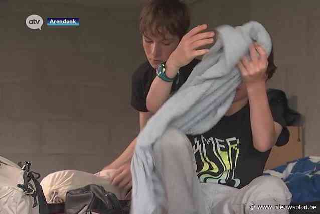 Regenval onderbreekt kamp van Ekerse chiro in Arendonk: leden overnachten in sporthal