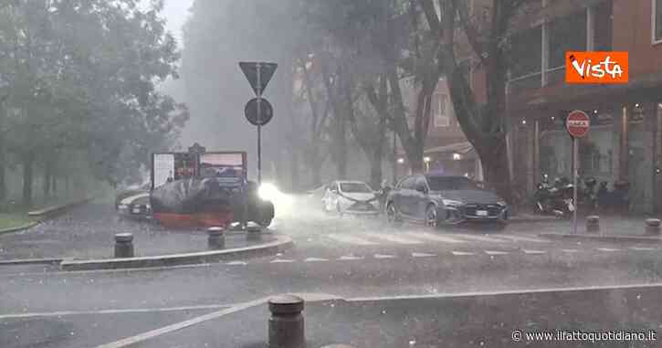 Nubifragio a Milano, violenta grandinata sulla città: chicchi grossi quanto noci. Le impressionanti immagini