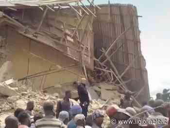 Nigeria, crolla scuola superiore: oltre 100 studenti e insegnanti sotto le macerie
