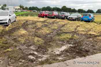 Heb je een tractor en wil je wat bijverdienen? Op Bospop in Weert kan je auto’s uit de modder gaan trekken