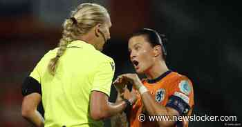 EK-ticket Leeuwinnen nog niet binnen, balende Jonker óók opgelucht: ‘Mogelijk hands? Laat mogelijk maar weg’