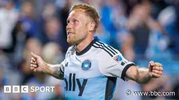 Arfield joins Bolton on one-year deal