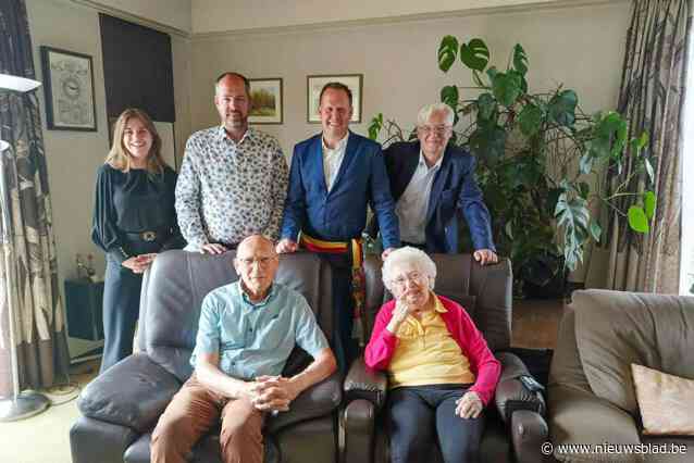 Ereburgemeester Walter Van Parijs (86) viert diamanten jubileum én viergeslacht