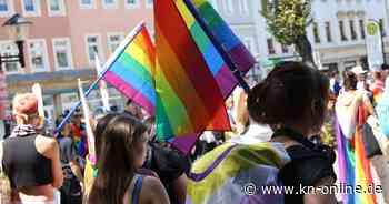 Pirna: Hunderte Menschen feiern beim Christopher Street Day