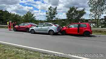 Sieben Personen bei Unfall auf der B244 in Helmstedt involviert
