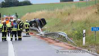 Unfall auf der A94 zwischen Lengdorf und Dorfen – Auto landet hinter Leitplanke