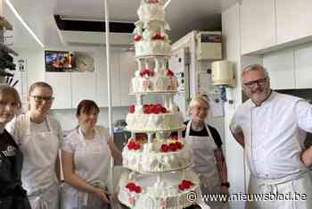 Banketbakker Jo (55) maakt Elvistaart zoals in 1967: “Recept gekregen van originele patissier”