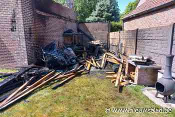 Brand vernielt achterbouw in Eisden: knal schrikt buurt op