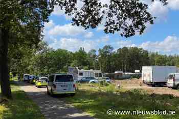 Privéfeest in As ontaardt in illegale raveparty: politie stuurt 250 gasten naar huis