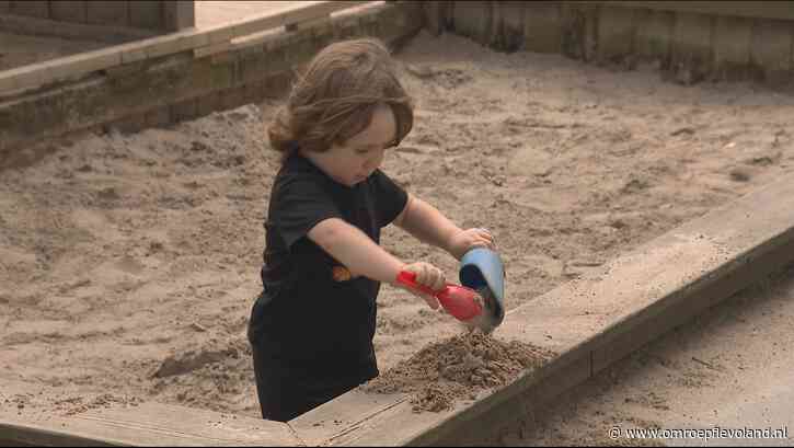 Almere - Ouders balen van bezuiniging Speelhaven, cultuursector haalt opgelucht adem