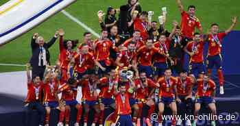 Lamine Yamal: Kuriose Szene bei EM-Siegerehrung