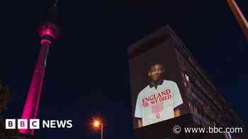 Heart campaign shows tributes to young fans in Berlin