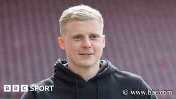 Hearts agree to sell Cochrane to Birmingham City