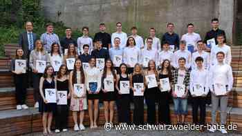 Zeugnisübergabe in Calw: Das sind die diesjährigen Abiturienten des  Hermann-Hesse-Gymnasiums