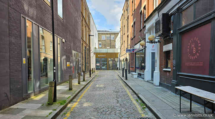 London’s Alleys: Midford Place, W1