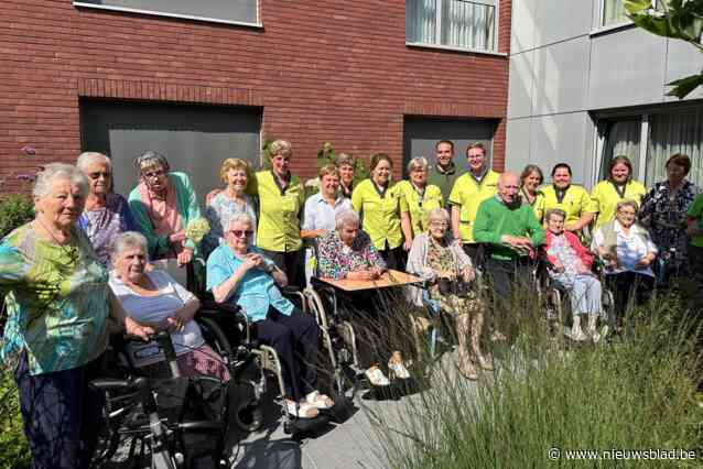 Andrea (64) werkt al 50 jaar in zelfde bij woonzorgcentrum: “De zusters hebben lang geprobeerd om mij te laten toetreden”