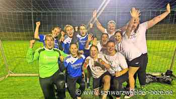 Sportwochenende Haiterbach: Der Elfmeterpunkt säuft im Regen ab