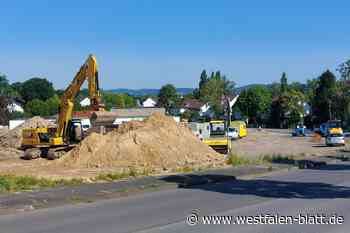 Abbiegespuren für neuen Supermarkt an der Detmolder Straße entstehen