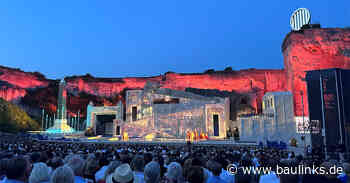 Eine halbe Mio. Schrauben von Würth für den Bühnenbau der Oper Aida