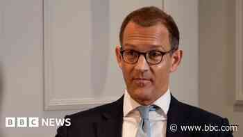 Billionaire Royal Mail buyer to keep 6-day service