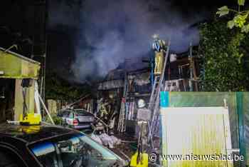 Afgelegen chalet brandt volledig uit, bewoner blijft ongedeerd