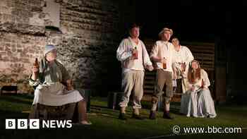 Players to perform Hay Wain near Constable painting