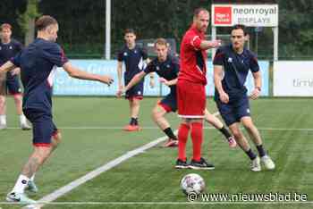 Nieuwe coach Stijn Desmet blaast verzamelen voor eerste training op De Valkaart: “Met deze groep moet Oostkamp top vijf durven ambiëren”