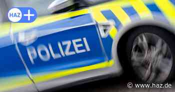 Autofahrer ohne Führerschein fährt Fußgänger in Hannover-Bothfeld an