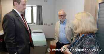 Jeremy Corbyn and Alastair Campbell open Highgate East hospital