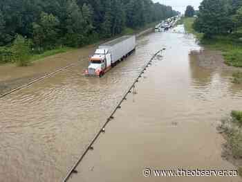 Flooding closes Highway 402 in eastern Lambton County