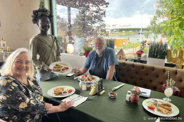 Fans van Surinaamse Evita na lange brugblokkade: “Mensen moeten gewoon weten dat De Roeispaan nog open is”