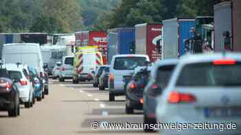 Massencrash auf A2 bei Helmstedt: Autobahn voll gesperrt