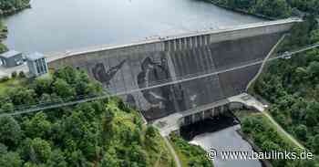 Reverse Graffiti auf Staumauer der Rappbodetalsperre gekärchert