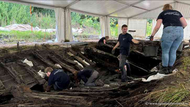 Zeewolde - Gepassioneerde studenten graven schip op dat vier eeuwen geleden de Zuiderzee bevoer